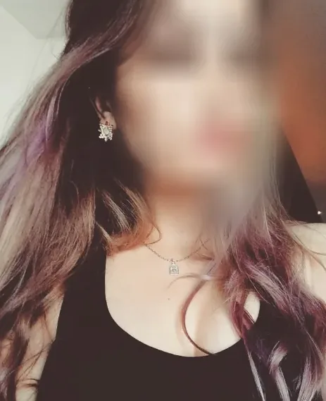 Daniela, 32