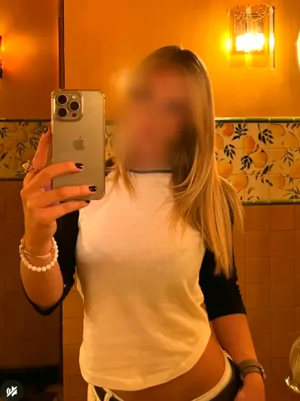 Elena, 29