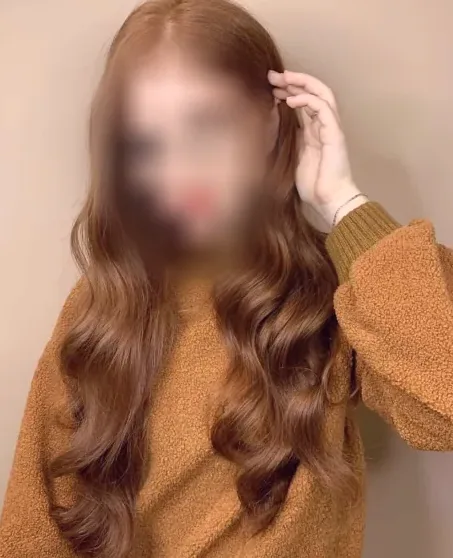 Juliane, 24
