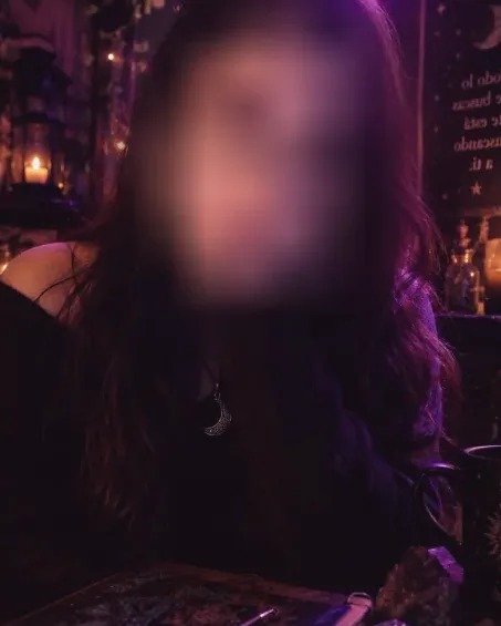 Lena, 33