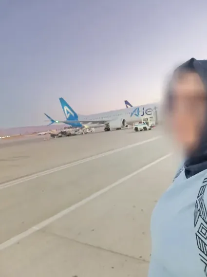 Lena, 33