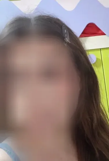 Lucia, 33