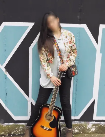 Manuela, 30