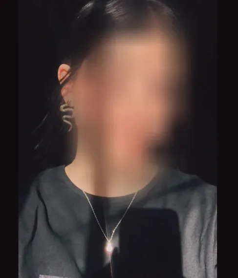 Manuela, 21