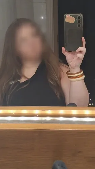 Theresa, 19